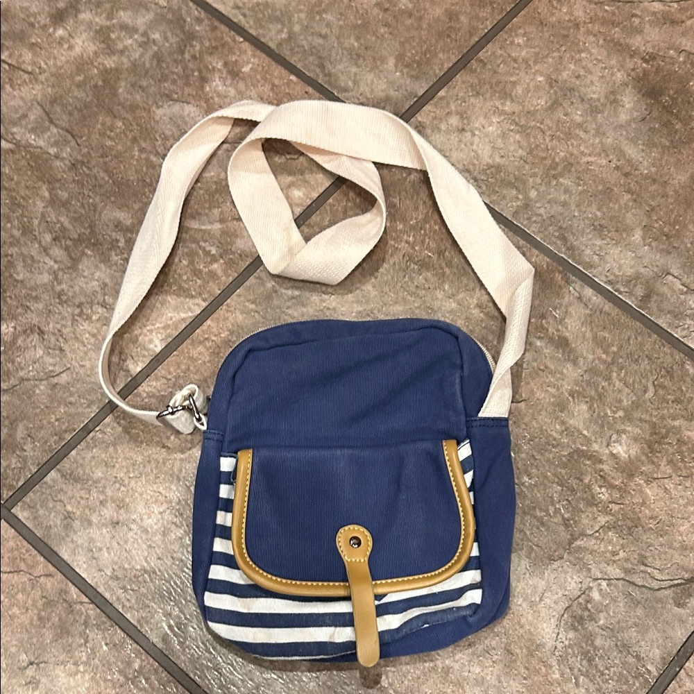 Crossbody bag.